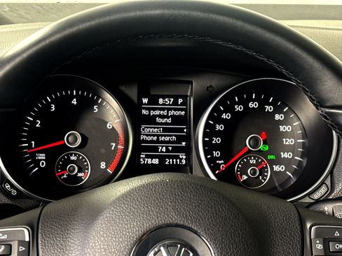 Used 2013 Volkswagen Golf 4-Door FWD image 17