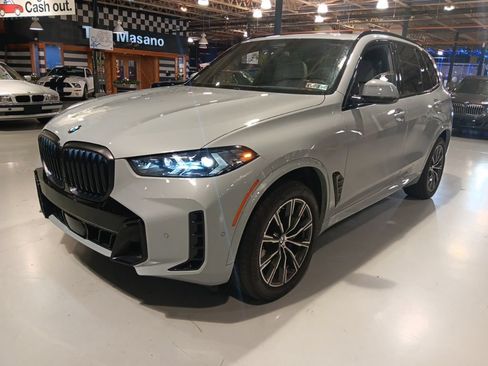 Used 2024 BMW X5 xDrive40i w/ Executive Package AWD/4WD image 8