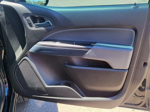 Used 2022 Chevrolet Colorado Z71 AWD/4WD image 17