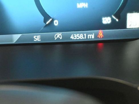 Used 2025 Ford F150 Lariat w/ Equipment Group 501A Mid image 13