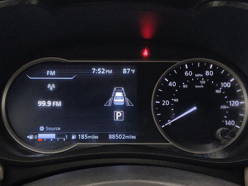 Used 2021 Nissan Versa SV FWD image 23