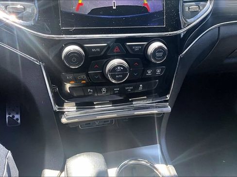 Used 2019 Jeep Grand Cherokee Limited w/ Luxury Group II RWD image 33