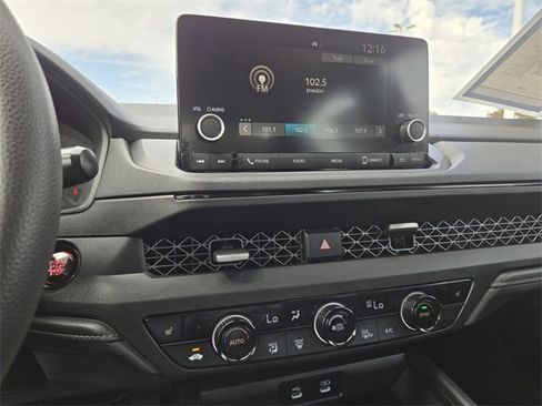 Used 2023 Honda Accord EX image 17