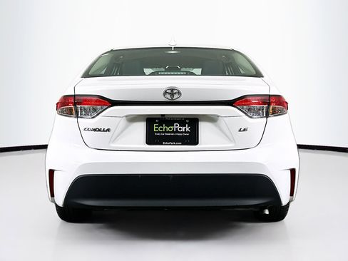 Used 2025 Toyota Corolla LE image 7