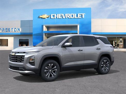 New 2026 Chevrolet Equinox LT image 2