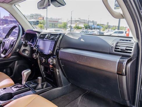 Used 2020 Toyota 4Runner TRD Off-Road AWD/4WD image 43