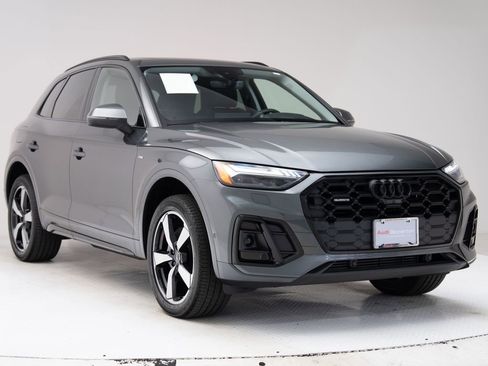 Used 2023 Audi Q5 2.0T Prestige w/ Prestige Package AWD/4WD image 3