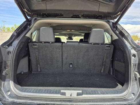 Used 2023 Toyota Highlander XLE image 21