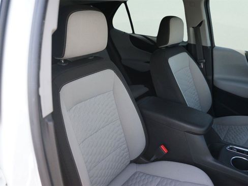 Used 2019 Chevrolet Equinox LS FWD image 19
