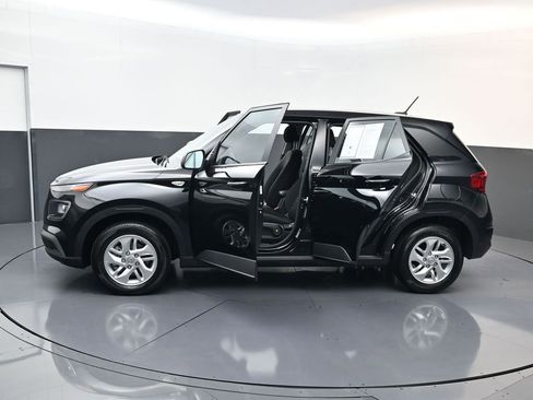 Used 2026 Hyundai Venue SE FWD image 31