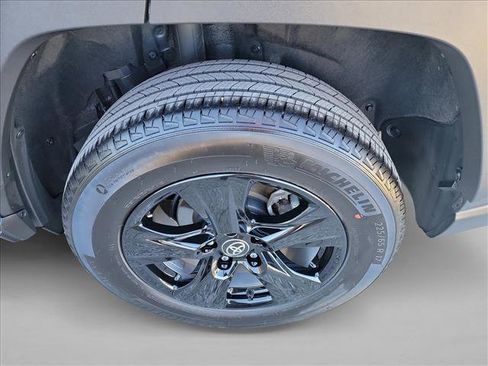 Used 2025 Toyota RAV4 XLE image 12