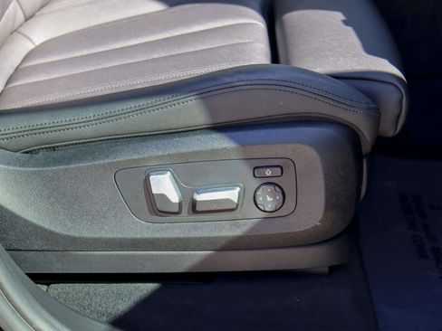 Used 2021 BMW X5 xDrive40i w/ Convenience Package image 41