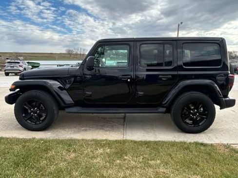 Used 2021 Jeep Wrangler Unlimited Sahara image 4