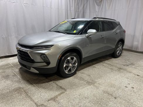 Used 2023 Chevrolet Blazer LT w/ Convenience Package AWD/4WD image 2