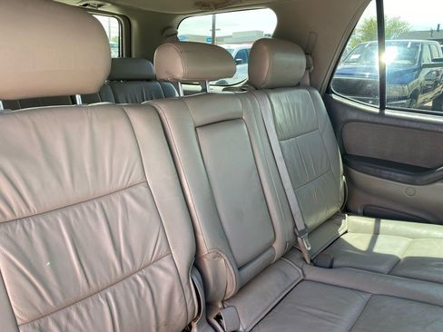 Used 2002 Toyota Sequoia SR5 AWD/4WD image 35
