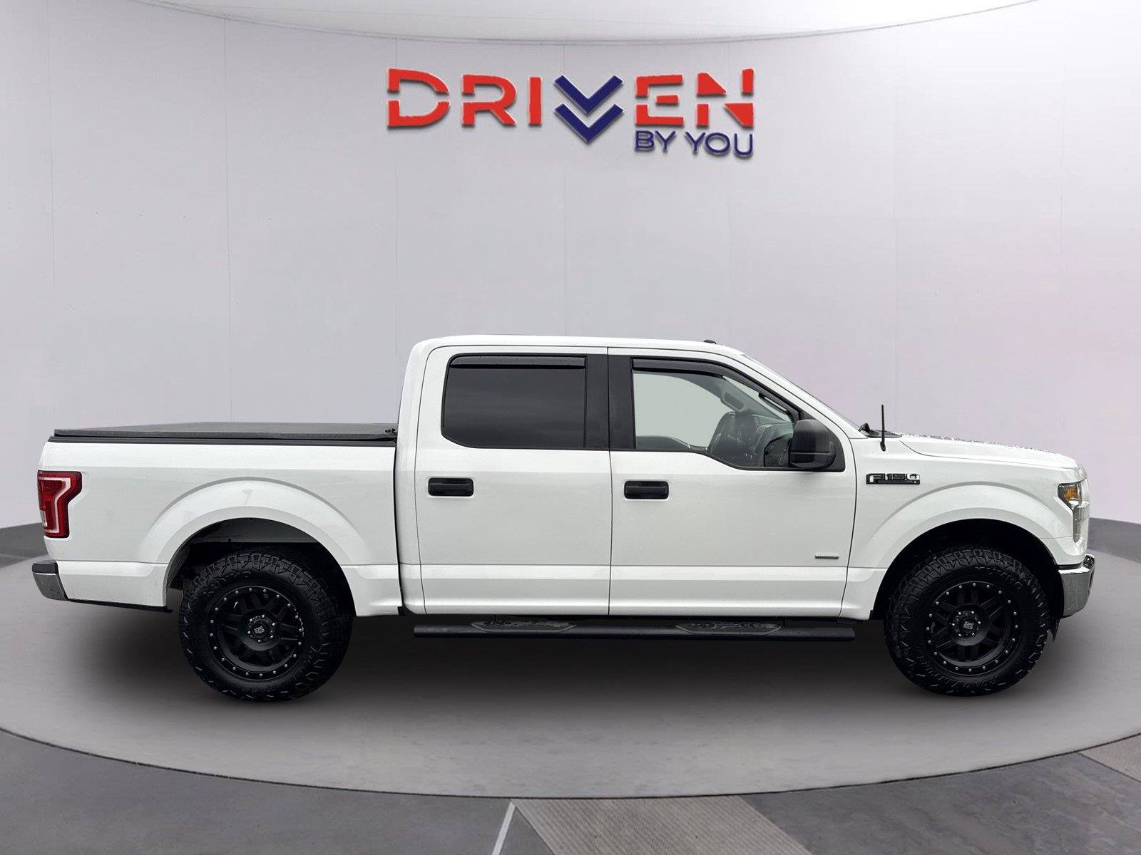 Used 2017 Ford F150 XLT RWD image 2