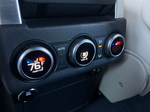 Used 2017 Land Rover Discovery HSE image 20