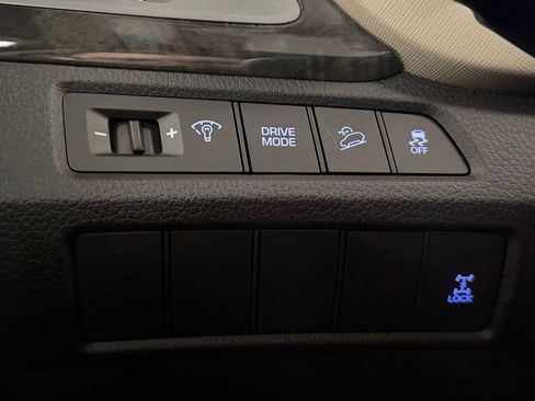 Used 2018 Hyundai Santa Fe SE AWD/4WD image 14