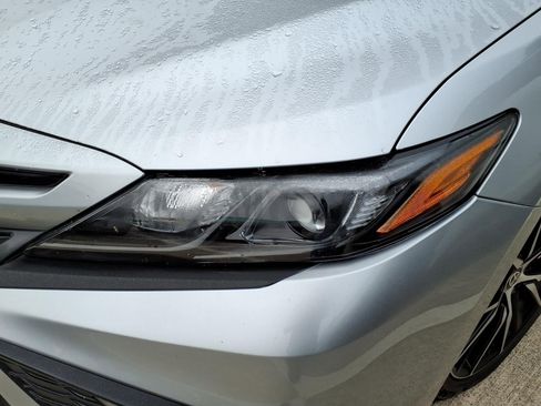 Used 2023 Toyota Camry SE image 5