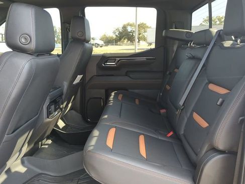 Used 2025 GMC Sierra 1500 AT4 w/ AT4 Premium Package image 15