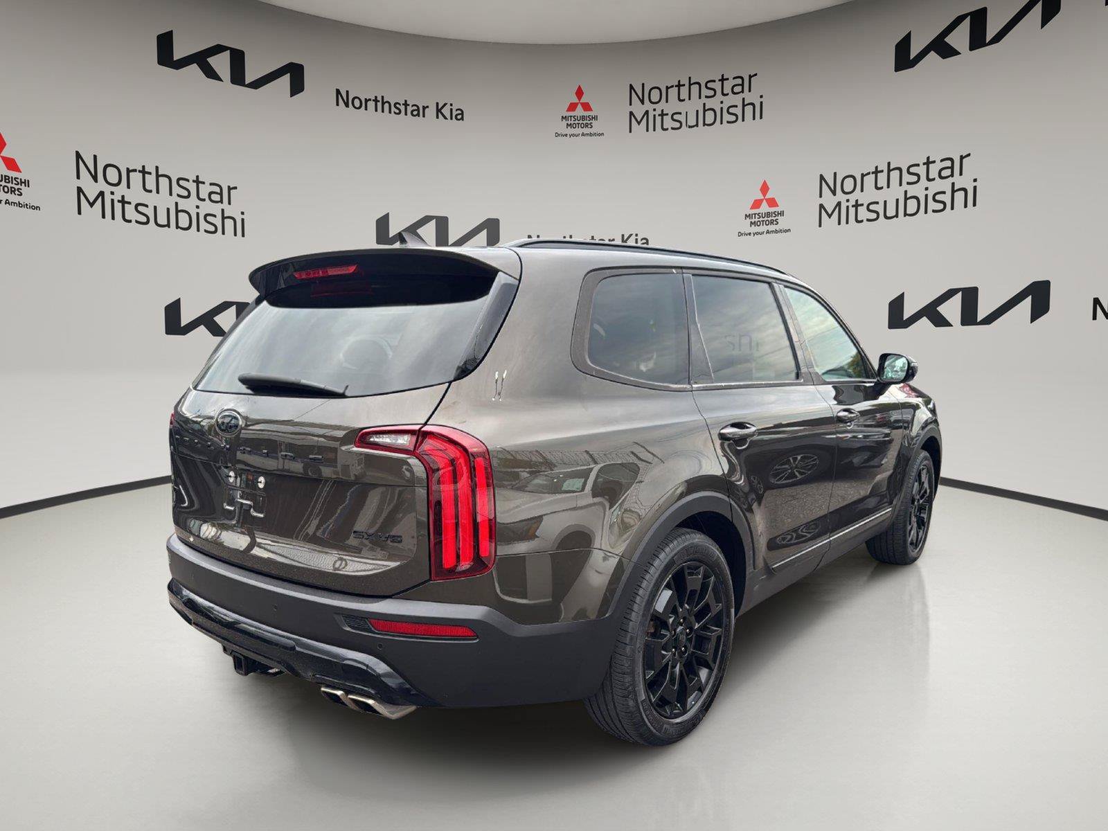 Used 2021 Kia Telluride SX w/ SX Prestige Package AWD/4WD image 7