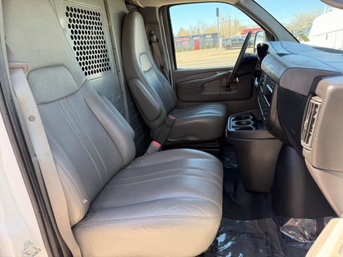 Used 2014 Chevrolet Express 2500 RWD 2500 135 image 19