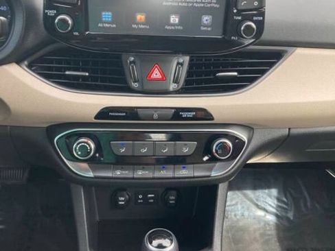 Used 2020 Hyundai Elantra GT FWD image 14