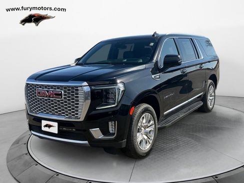Used 2023 GMC Yukon XL Denali AWD/4WD image 7
