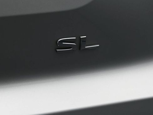 Used 2025 Nissan Pathfinder SL FWD image 8