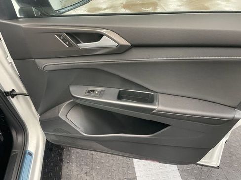 New 2026 Volkswagen Taos SE AWD/4WD image 4