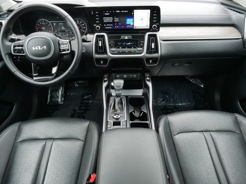 Certified 2023 Kia Sorento X-Line EX AWD/4WD image 10
