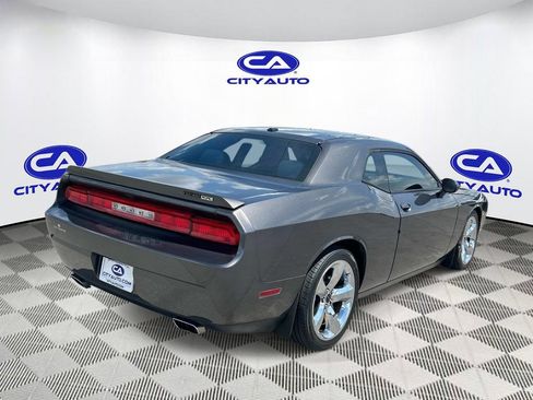 Used 2013 Dodge Challenger R/T RWD image 3