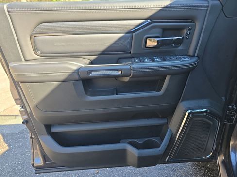 Used 2024 RAM 2500 Limited image 29