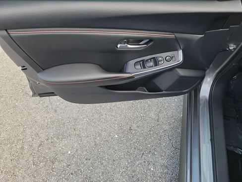 Certified 2024 Nissan Sentra SR FWD image 26