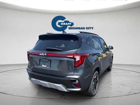 Used 2025 Kia Seltos S FWD image 5