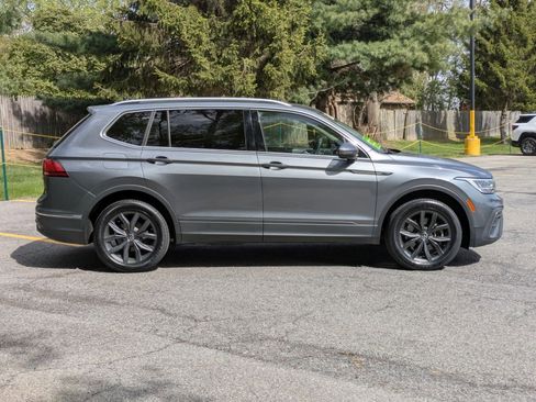 Used 2023 Volkswagen Tiguan SE AWD/4WD image 8