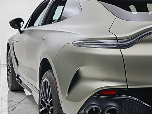 Used 2023 Aston Martin DBX 707 image 9