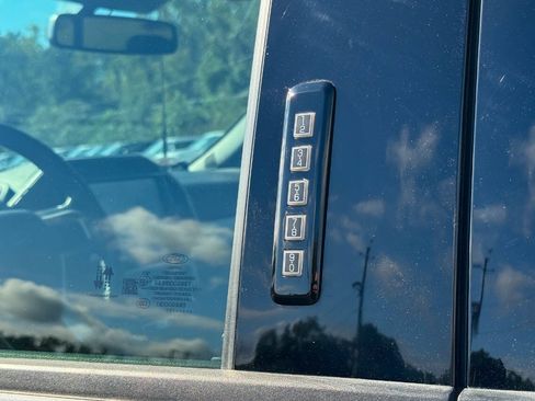 Used 2022 Ford F350 Lariat w/ Lariat Ultimate Package AWD/4WD image 22
