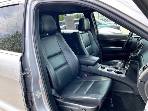 Used 2020 Jeep Grand Cherokee Limited AWD/4WD image 10