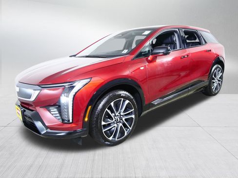 Used 2025 Cadillac Optiq Sport 2 w/ LPO, Floor Liner Package image 3