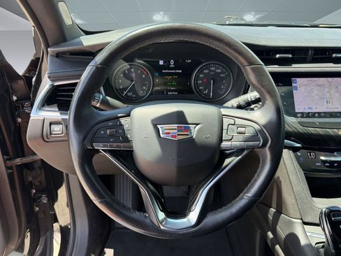 Certified 2022 Cadillac XT6 Premium Luxury w/ Technology Package FWD image 27