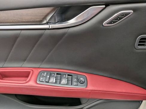 Used 2019 Maserati Ghibli S Q4 AWD/4WD image 9