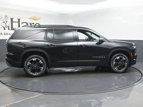 New 2027 Chevrolet Traverse LT w/ Sun and Wheel Package FWD image 16