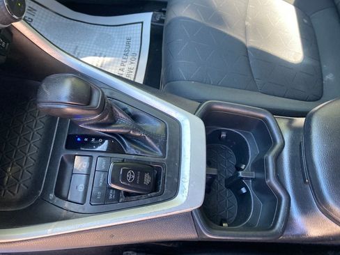 Used 2022 Toyota RAV4 XLE image 30