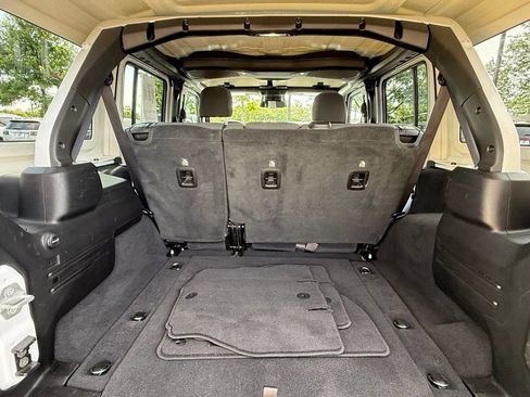 Used 2025 Jeep Wrangler Unlimited Sahara AWD/4WD image 20