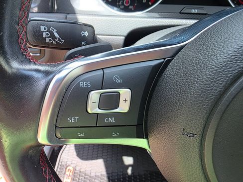 Used 2016 Volkswagen GTI SE w/ Lighting Package (SEL) FWD image 18
