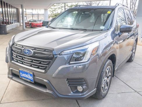 Used 2023 Subaru Forester Premium image 3