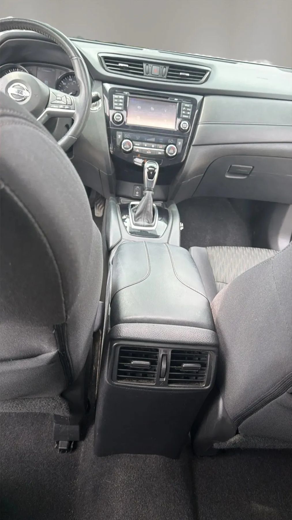 Used 2017 Nissan Rogue SV AWD/4WD image 42