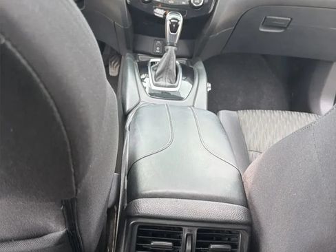 Used 2017 Nissan Rogue SV AWD/4WD image 42