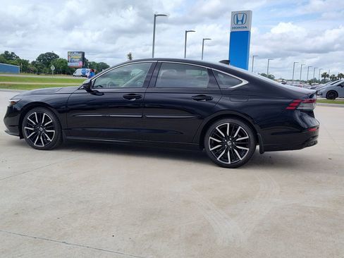 Used 2023 Honda Accord Touring image 5